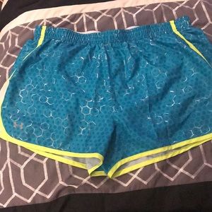 Under Armour Large Lined Running Shorts